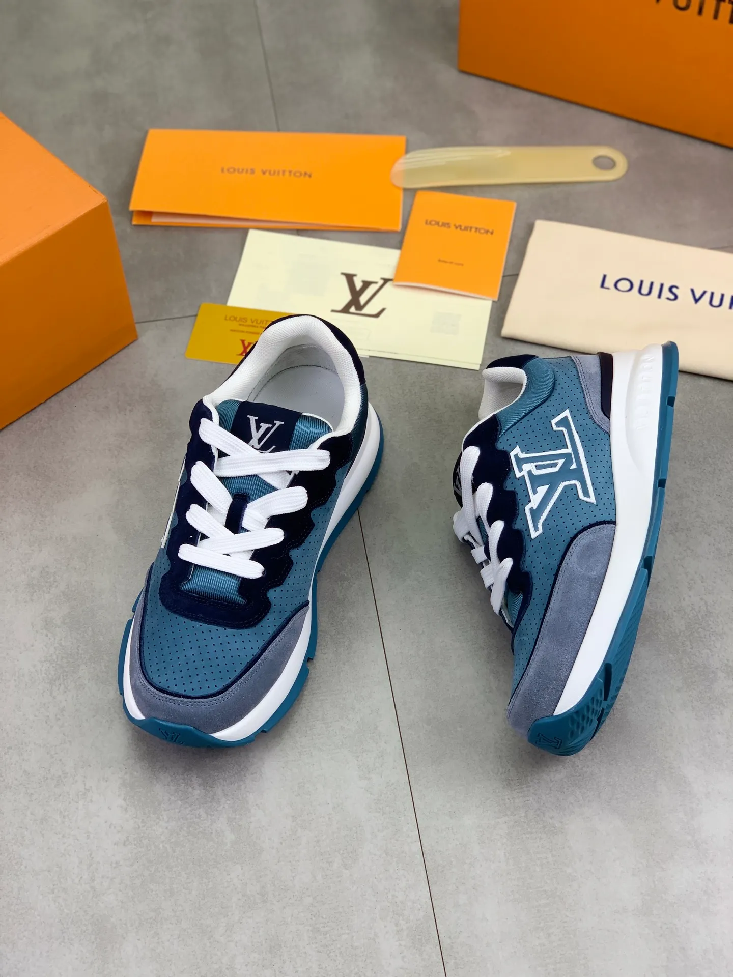 Factory price P700 💶 Top version [LOUIS VUITTON] Couple 🧑‍🤝‍🧑 Craftsman style Counter series (original order) New style 🍀LV Louis Vuitton - top version LV classic high-top trendy shoes! Made of imported original craft calfskin, original breathable lining, and original wear-resistant, lightweight, high-end TPU outsole! High quality products! 2️⃣ colors available, size: male 38-44 (45 46 customized)
